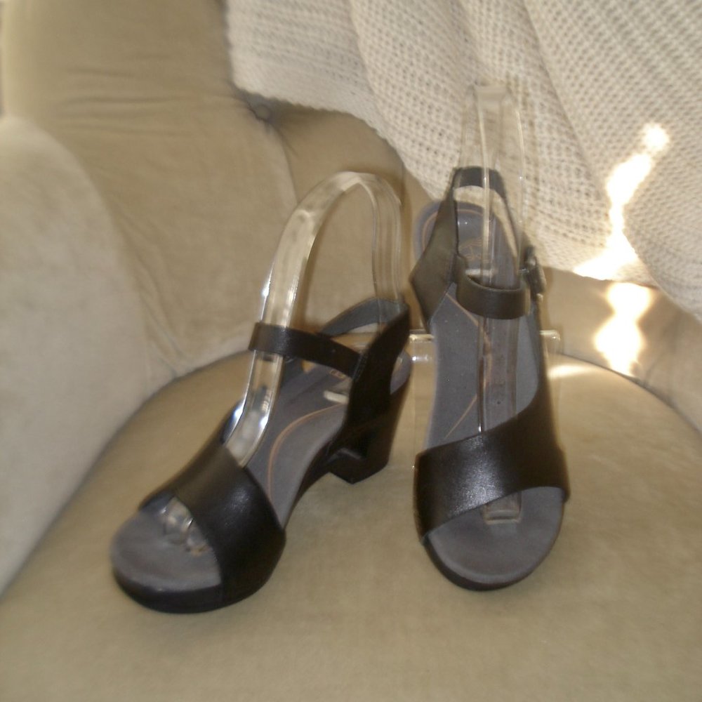 NEW Auth DANSKO Genuine Leather Ankle Strap Comfort Sandals